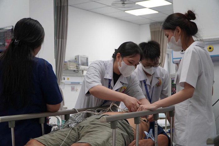 Hơn 1.300 trường hợp gặp sự cố về sức khỏe được hỗ trợ y tế kịp thời trong A80- Ảnh 1. Hơn 1.300 trường hợp gặp sự cố về sức khỏe được hỗ trợ y tế kịp thời trong A80- Ảnh 1.