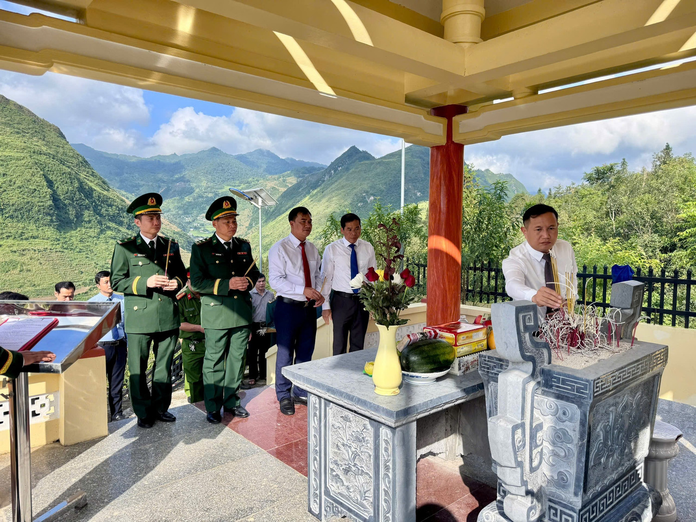 Lễ thượng cờ tại địa đầu cực Bắc của Tổ quốc sáng 2/9- Ảnh 5. Lễ thượng cờ tại địa đầu cực Bắc của Tổ quốc sáng 2/9- Ảnh 5.
