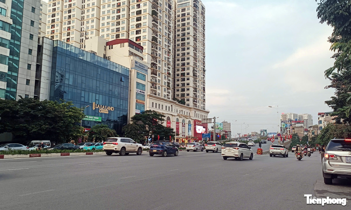 Hà Nội: Cửa ngõ ùn nhẹ, nội đô thông thoáng chiều cuối kỳ nghỉ lễ Quốc khánh 2/9- Ảnh 14. Hà Nội: Cửa ngõ ùn nhẹ, nội đô thông thoáng chiều cuối kỳ nghỉ lễ Quốc khánh 2/9- Ảnh 14.