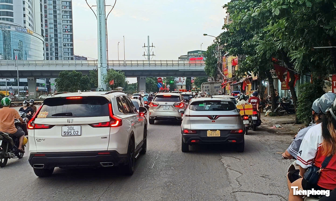 Hà Nội: Cửa ngõ ùn nhẹ, nội đô thông thoáng chiều cuối kỳ nghỉ lễ Quốc khánh 2/9- Ảnh 16. Hà Nội: Cửa ngõ ùn nhẹ, nội đô thông thoáng chiều cuối kỳ nghỉ lễ Quốc khánh 2/9- Ảnh 16.