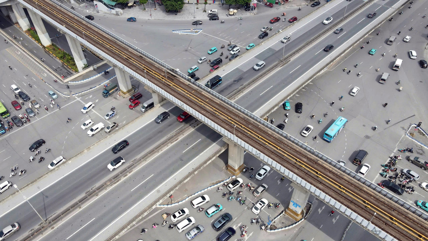 Hà Nội: Cửa ngõ ùn nhẹ, nội đô thông thoáng chiều cuối kỳ nghỉ lễ Quốc khánh 2/9- Ảnh 17. Hà Nội: Cửa ngõ ùn nhẹ, nội đô thông thoáng chiều cuối kỳ nghỉ lễ Quốc khánh 2/9- Ảnh 17.