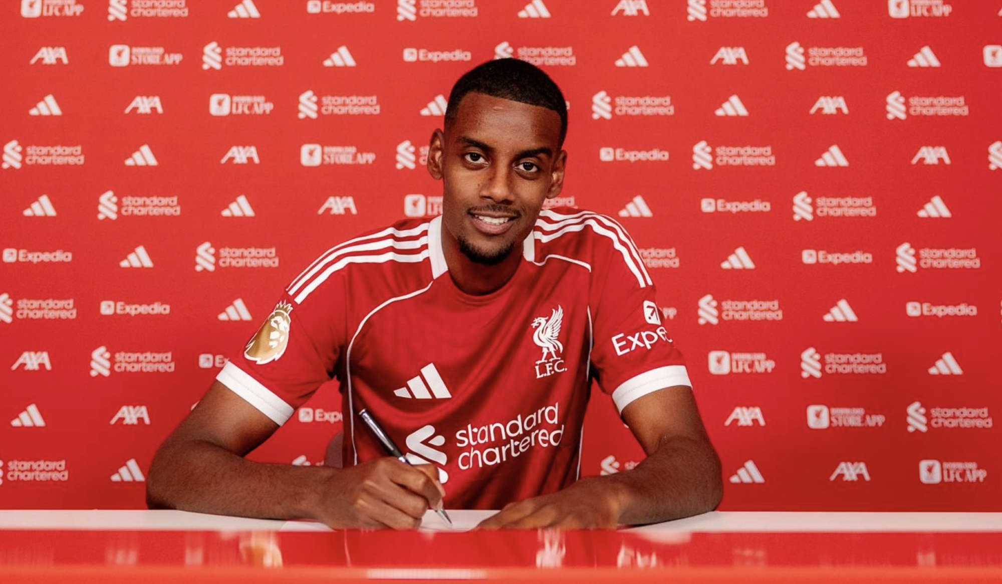 Liverpool chiêu mộ Alexander Isak 125 triệu bảng, phá kỷ lục bóng đá Anh- Ảnh 1. Liverpool chiêu mộ Alexander Isak 125 triệu bảng, phá kỷ lục bóng đá Anh- Ảnh 1.