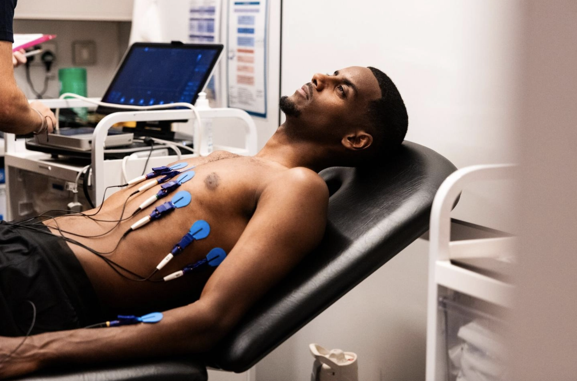 Liverpool chiêu mộ Alexander Isak 125 triệu bảng, phá kỷ lục bóng đá Anh- Ảnh 3. Liverpool chiêu mộ Alexander Isak 125 triệu bảng, phá kỷ lục bóng đá Anh- Ảnh 3.