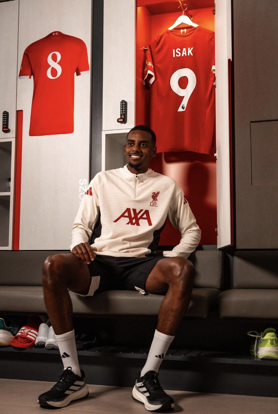 Liverpool chiêu mộ Alexander Isak 125 triệu bảng, phá kỷ lục bóng đá Anh- Ảnh 2. Liverpool chiêu mộ Alexander Isak 125 triệu bảng, phá kỷ lục bóng đá Anh- Ảnh 2.