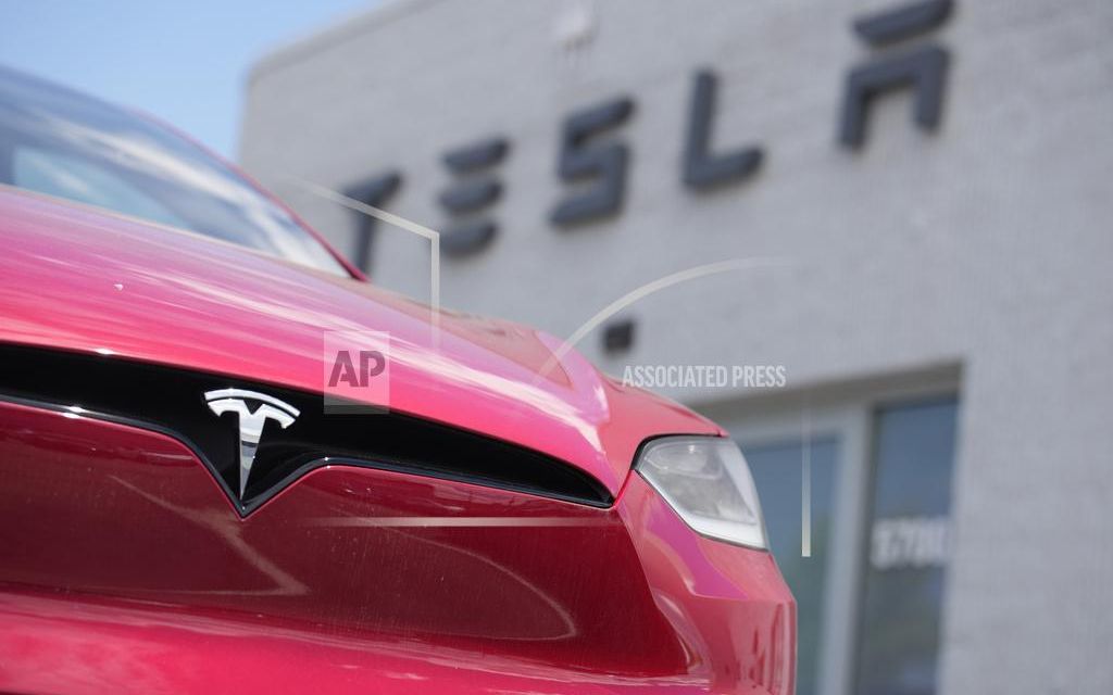 Doanh số lao dốc liên tiếp, Tesla lao đao ở châu Âu- Ảnh 1. Doanh số lao dốc liên tiếp, Tesla lao đao ở châu Âu- Ảnh 1.