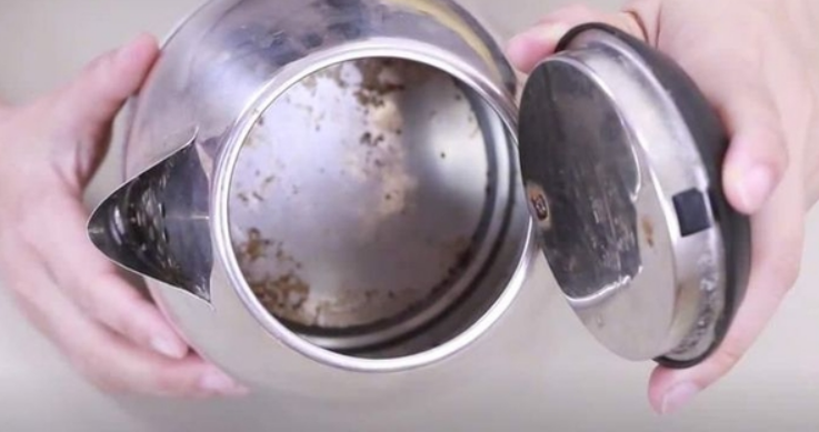 Bình siêu tốc xịn mấy cũng hóa "bom hẹn giờ" nếu nhà bạn có 4 thói quen này: Cái cuối vừa “ngốn điện” lại rất nguy hiểm nhưng nhiều người mắc- Ảnh 1. Bình siêu tốc xịn mấy cũng hóa "bom hẹn giờ" nếu nhà bạn có 4 thói quen này: Cái cuối vừa “ngốn điện” lại rất nguy hiểm nhưng nhiều người mắc- Ảnh 1.