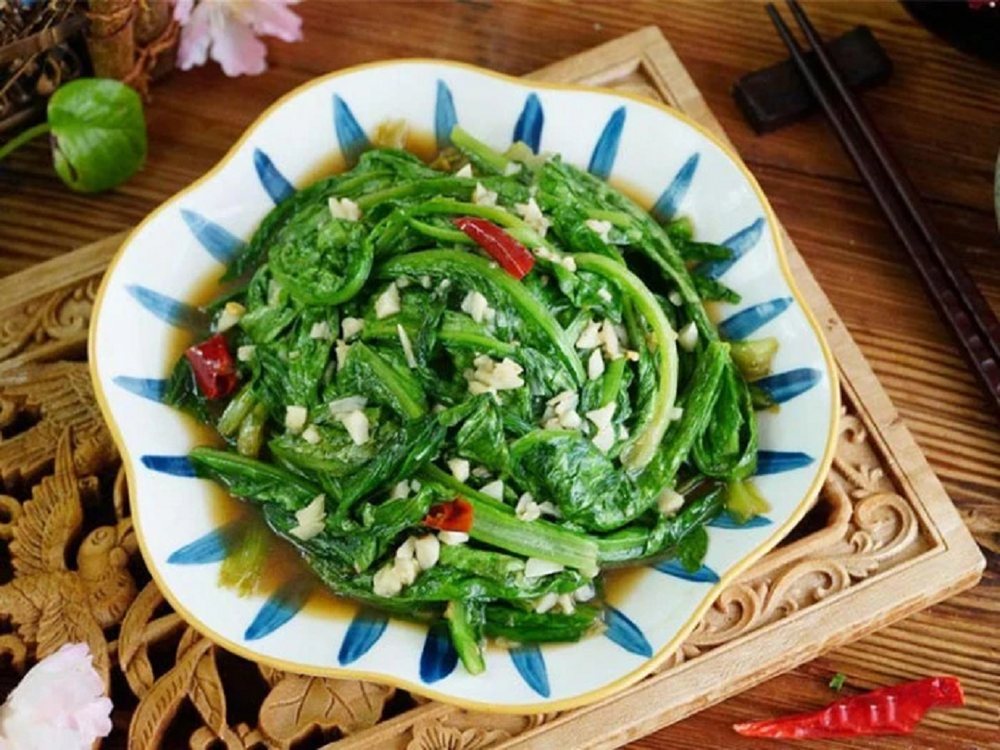 Người Việt thường bỏ qua loại rau "rẻ bèo" nhưng giàu canxi gấp 36 lần canh xương hầm: Giúp giảm cân, chắc xương khớp lại đẹp da- Ảnh 4.