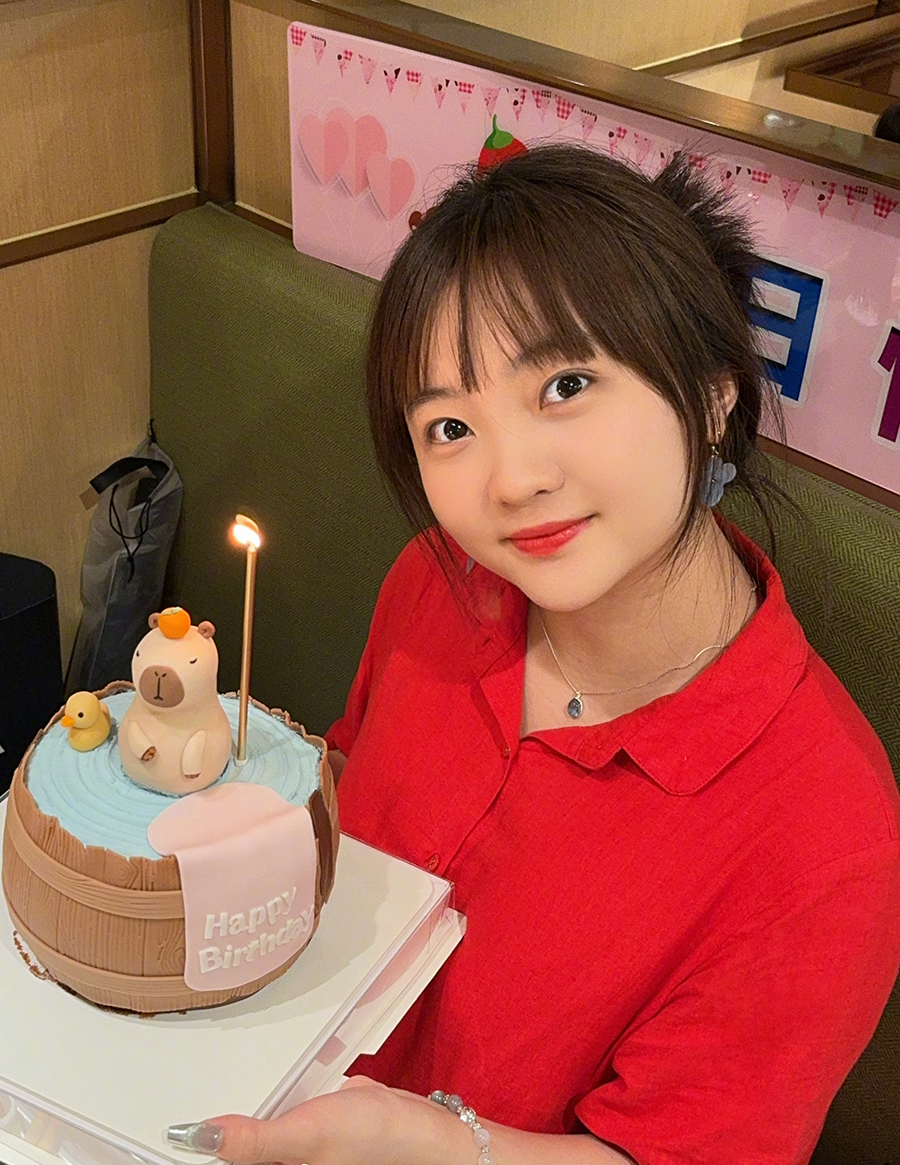 Không nhận ra cô bé từng dính lùm xùm hát nhép ở Olympic Bắc Kinh 17 năm trước- Ảnh 4.