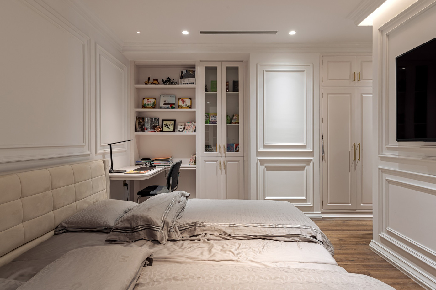 Quá trình biến đổi Penthouse từ phong cách Tân cổ điển sang hiện đại- Ảnh 24. Quá trình biến đổi Penthouse từ phong cách Tân cổ điển sang hiện đại- Ảnh 24.