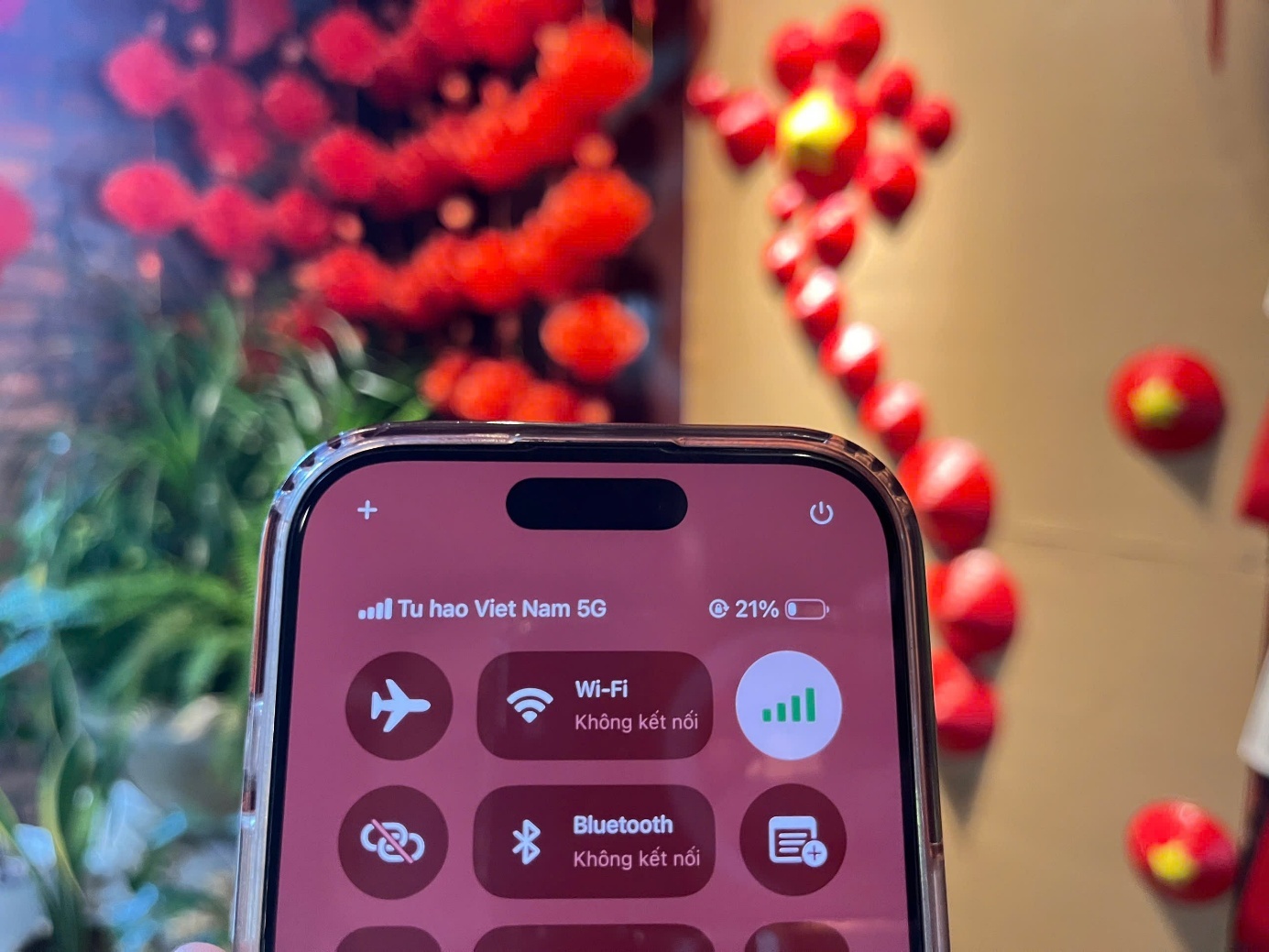 Điều bất ngờ từ VinaPhone khiến giới trẻ đồng loạt khoe màn hình- Ảnh 1. Điều bất ngờ từ VinaPhone khiến giới trẻ đồng loạt khoe màn hình- Ảnh 1.