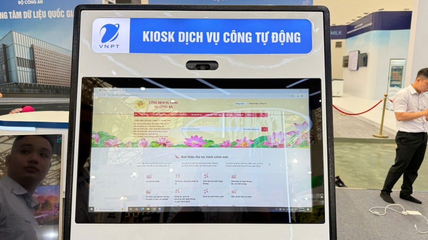 Điều bất ngờ từ VinaPhone khiến giới trẻ đồng loạt khoe màn hình- Ảnh 3. Điều bất ngờ từ VinaPhone khiến giới trẻ đồng loạt khoe màn hình- Ảnh 3.