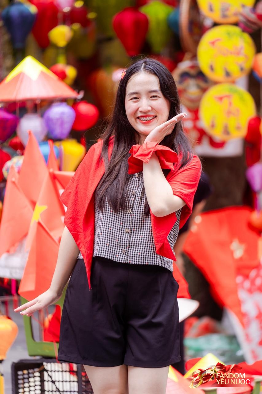 Người TP.HCM thuê khách sạn 3 triệu/đêm nhưng xuống vỉa hè trải bạt ngủ để chờ xem diễu binh 2/9: 