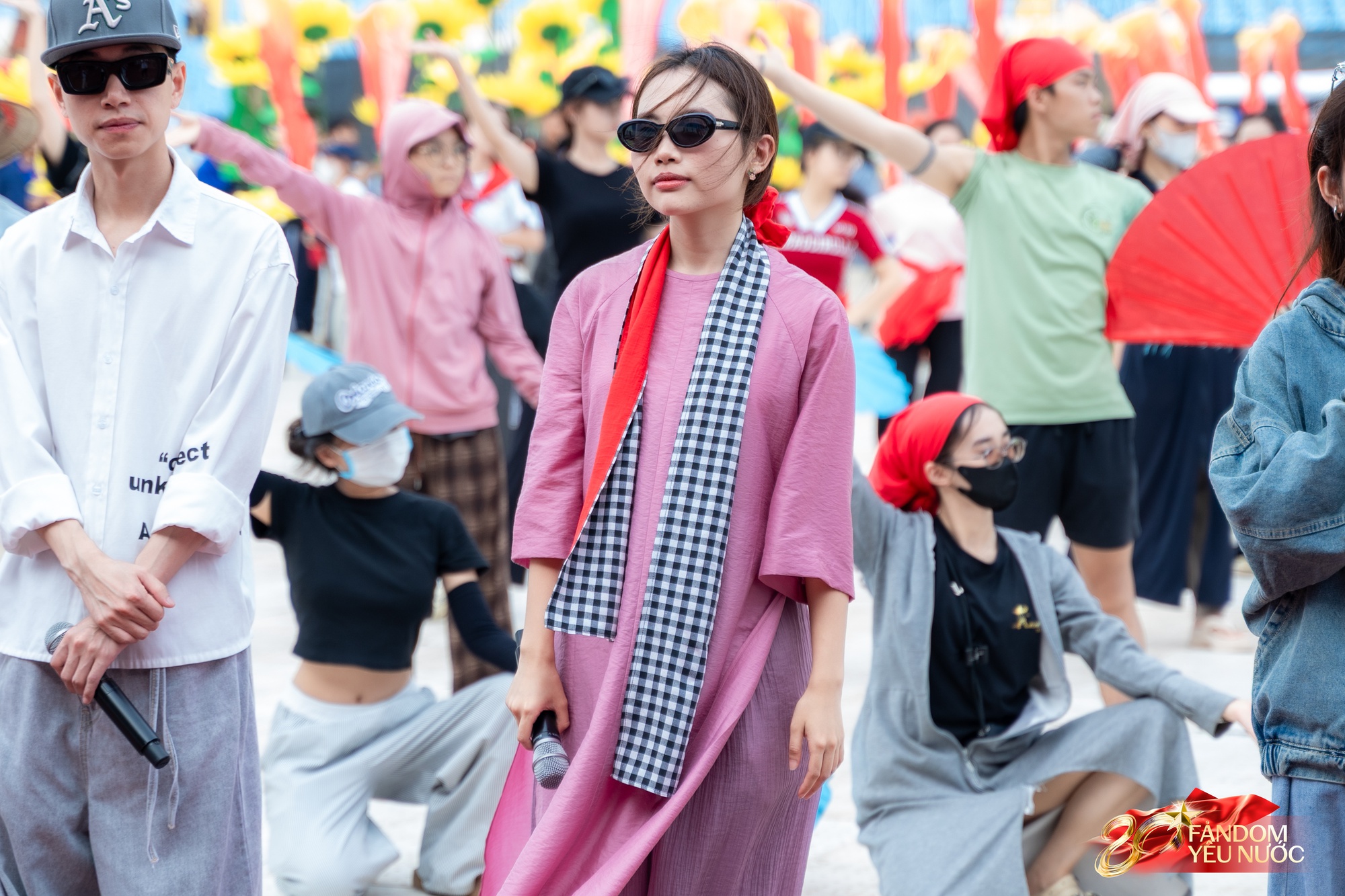 Hai nghệ sĩ trẻ vinh dự trình diễn từ Đại lễ A50 tới A80: Đây chính là “trai tài gái giỏi” được Tổ quốc tin tưởng!- Ảnh 6. Hai nghệ sĩ trẻ vinh dự trình diễn từ Đại lễ A50 tới A80: Đây chính là “trai tài gái giỏi” được Tổ quốc tin tưởng!- Ảnh 6.
