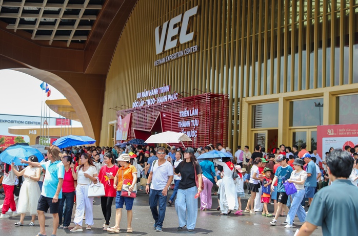 Kéo dài thời gian Triển lãm 80 năm thành tựu đất nước đến ngày 15-9- Ảnh 1. Kéo dài thời gian Triển lãm 80 năm thành tựu đất nước đến ngày 15-9- Ảnh 1.