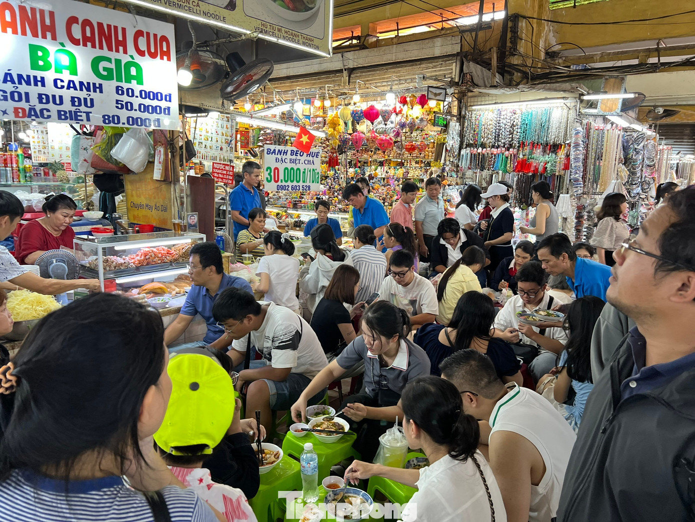 Cảnh trái ngược ở 'thiên đường mua sắm' Sài thành: Chỗ chen chân, nơi vắng lặng- Ảnh 8. Cảnh trái ngược ở 'thiên đường mua sắm' Sài thành: Chỗ chen chân, nơi vắng lặng- Ảnh 8.