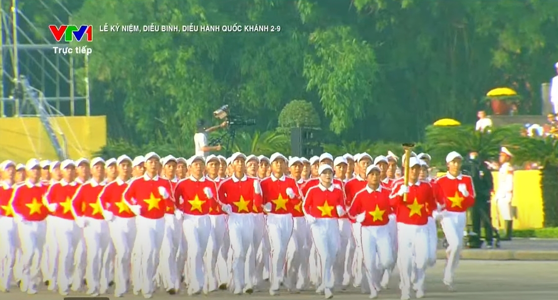 Profile "vàng" 4 thành viên trong trong đoàn rước đuốc từ Bảo tàng Hồ Chí Minh tới Quảng trường Ba Đình sáng 2/9- Ảnh 1.