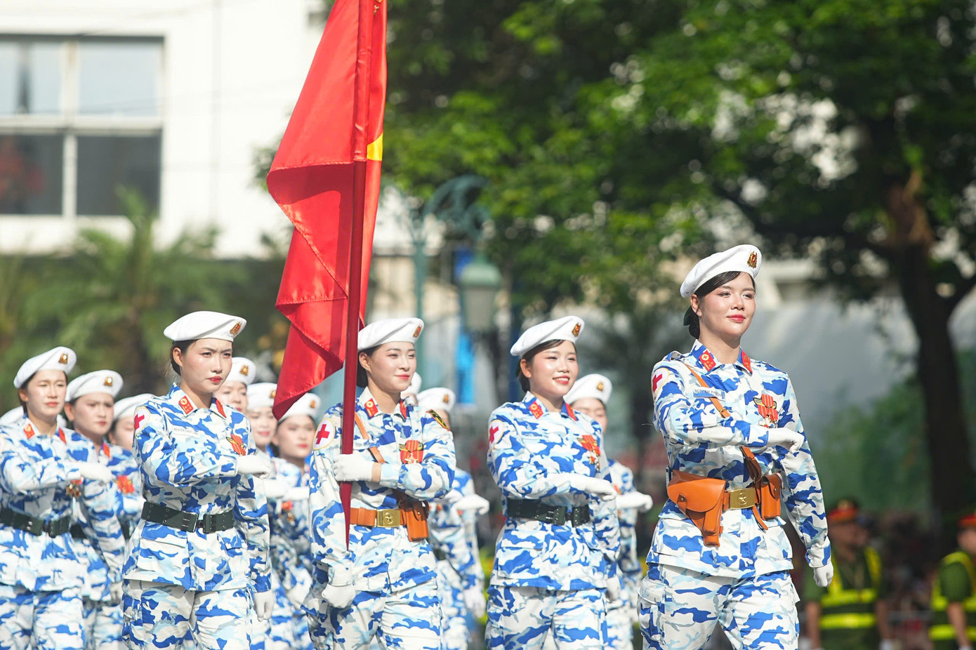 Những 'bông hồng thép' trong lễ diễu binh trên Quảng trường Ba Đình- Ảnh 1. Những 'bông hồng thép' trong lễ diễu binh trên Quảng trường Ba Đình- Ảnh 1.