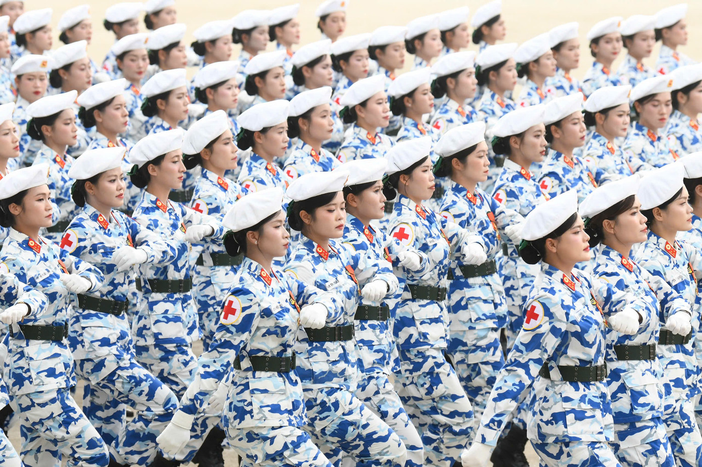 Những 'bông hồng thép' trong lễ diễu binh trên Quảng trường Ba Đình- Ảnh 2. Những 'bông hồng thép' trong lễ diễu binh trên Quảng trường Ba Đình- Ảnh 2.