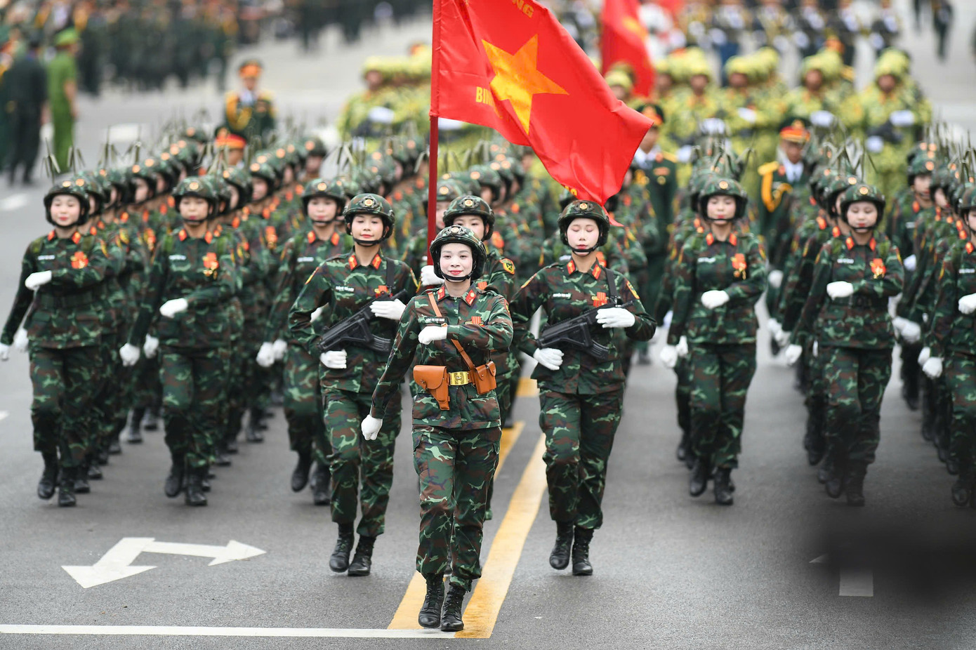 Những 'bông hồng thép' trong lễ diễu binh trên Quảng trường Ba Đình- Ảnh 9. Những 'bông hồng thép' trong lễ diễu binh trên Quảng trường Ba Đình- Ảnh 9.