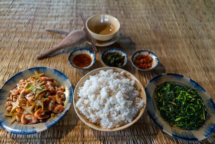 Đặc sản Đắk Lắk vừa đắng vừa chát nhưng "Gia đình Haha" lại tấm tắc khen ngon, Giao Heo cũng từng khẳng định: Hương vị không thể tìm thấy ở bất cứ đâu!- Ảnh 1.