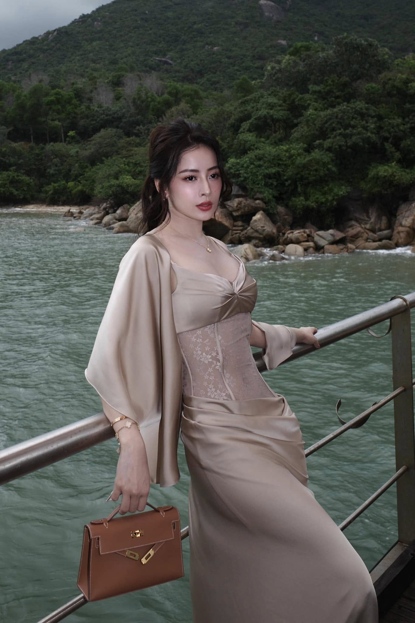 4 mỹ nhân Việt Nam chưa chồng, giàu "nứt đố đổ vách": Một người có công thức nổi tiếng suốt 16 năm- Ảnh 3. 4 mỹ nhân Việt Nam chưa chồng, giàu "nứt đố đổ vách": Một người có công thức nổi tiếng suốt 16 năm- Ảnh 3.