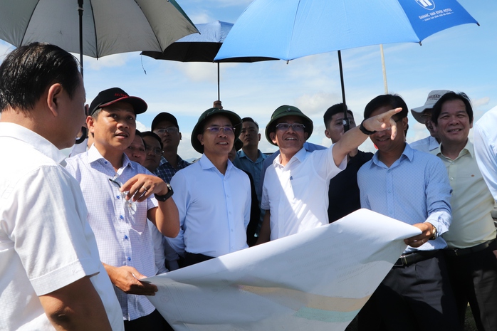 Tân Chủ tịch Đà Nẵng thị sát sân bay Chu Lai, làm việc với THACO- Ảnh 2.