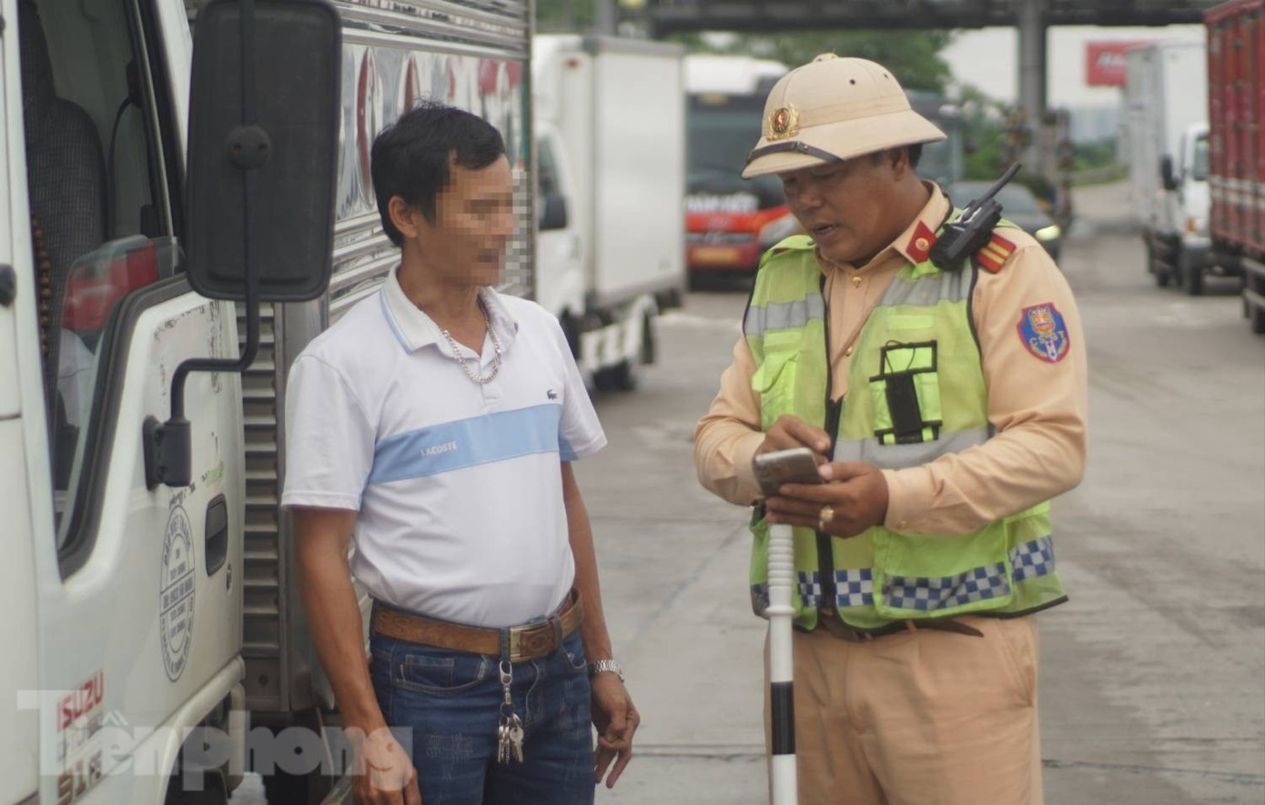 Cục trưởng Cục CSGT chỉ đạo 'nóng': CSGT điều tiết giao thông không được xử lý vi phạm- Ảnh 2. Cục trưởng Cục CSGT chỉ đạo 'nóng': CSGT điều tiết giao thông không được xử lý vi phạm- Ảnh 2.