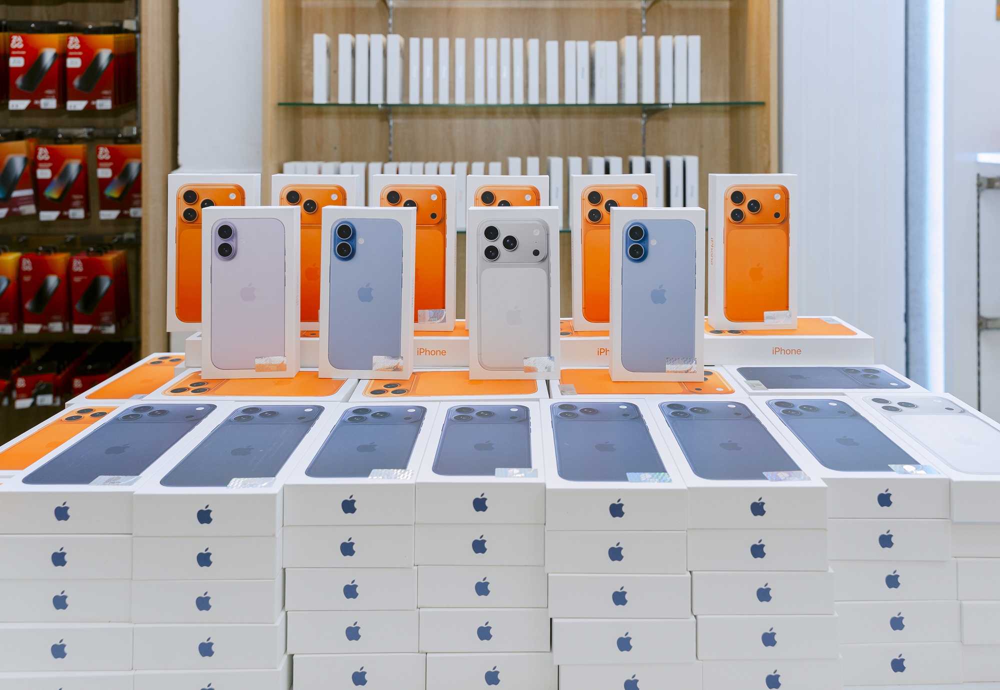 Người Việt chi hàng nghìn tỷ đồng mua iPhone 17- Ảnh 2. Người Việt chi hàng nghìn tỷ đồng mua iPhone 17- Ảnh 2.