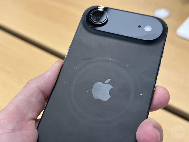 Vừa ra mắt, iPhone 17 Pro đã lộ "nhược điểm chí mạng"?- Ảnh 4. Vừa ra mắt, iPhone 17 Pro đã lộ "nhược điểm chí mạng"?- Ảnh 4.