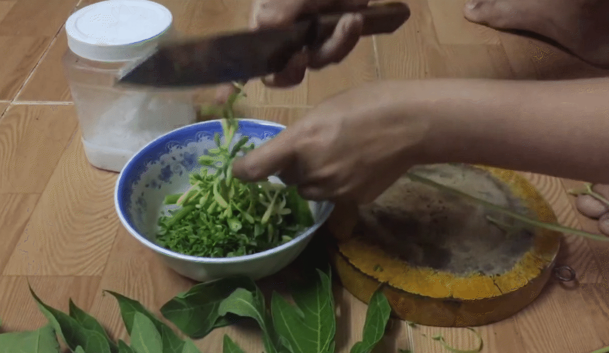 Đặc sản Đắk Lắk vừa đắng vừa chát nhưng "Gia đình Haha" lại tấm tắc khen ngon, Giao Heo cũng từng khẳng định: Hương vị không thể tìm thấy ở bất cứ đâu!- Ảnh 13.