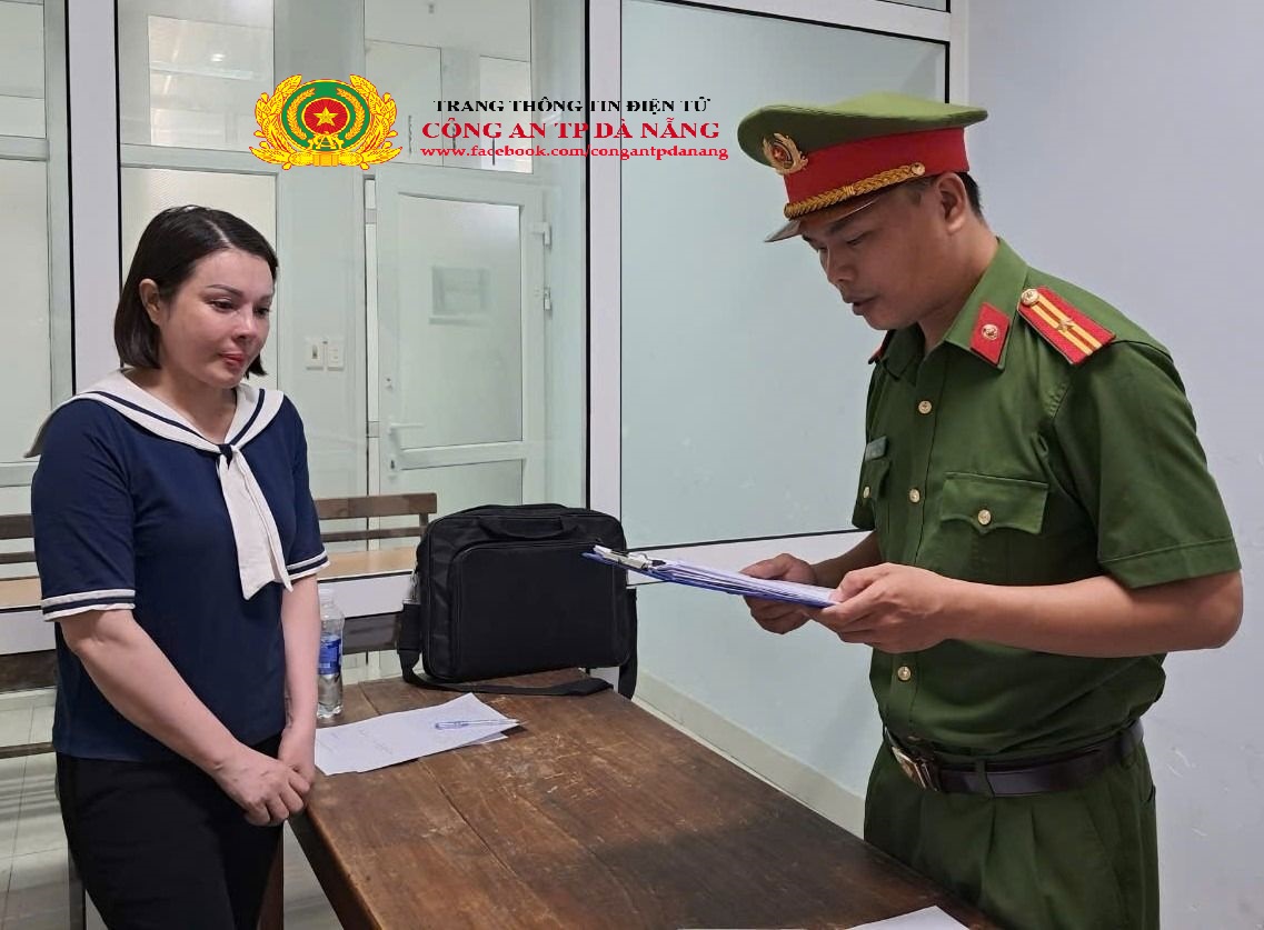 Thực hiện lệnh bắt tạm giam đối với Đặng Thị Hoài- Ảnh 1. Thực hiện lệnh bắt tạm giam đối với Đặng Thị Hoài- Ảnh 1.