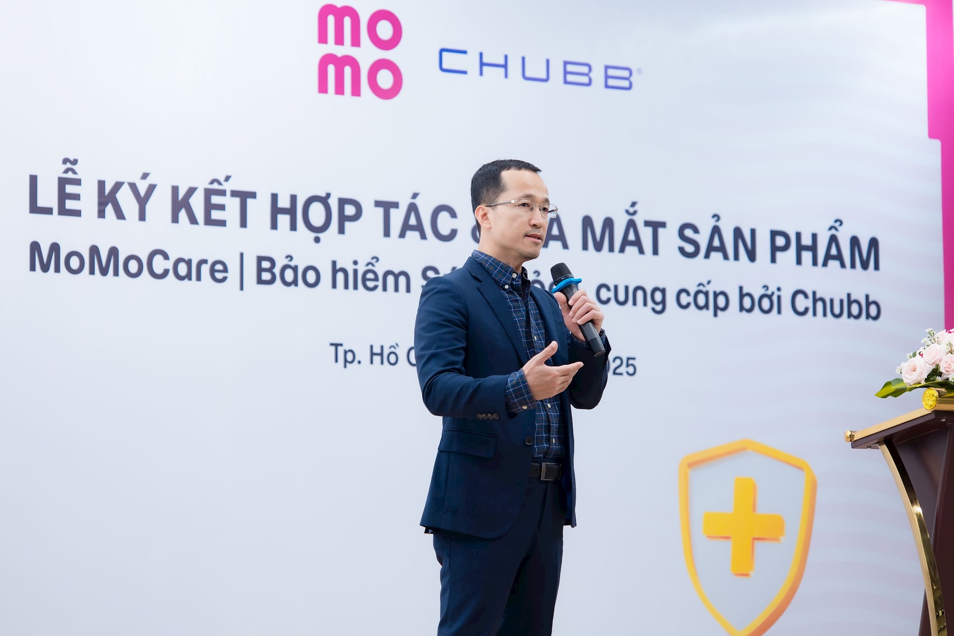 MoMo 'bắt tay' đại gia bảo hiểm Chubb Life: Bán bảo hiểm bệnh hiểm nghèo với mức chi trả lên đến 5 tỷ, đăng ký trong 2 phút, tặng 3 tháng dùng thử- Ảnh 1.