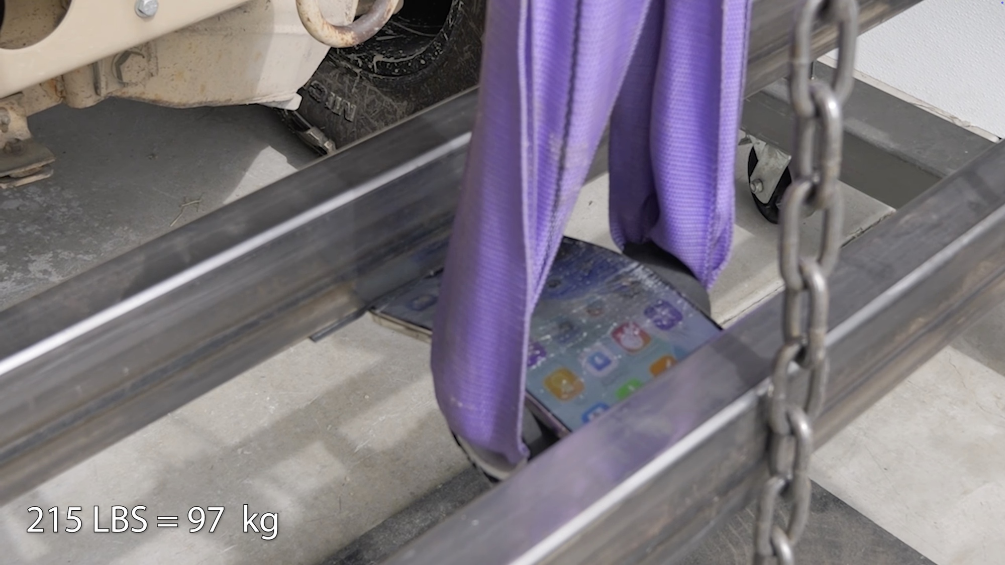 iPhone Air mỏng dính nhưng không thể bẻ gãy, phải dùng máy áp lực gần 100kg mới chịu cong- Ảnh 5. iPhone Air mỏng dính nhưng không thể bẻ gãy, phải dùng máy áp lực gần 100kg mới chịu cong- Ảnh 5.