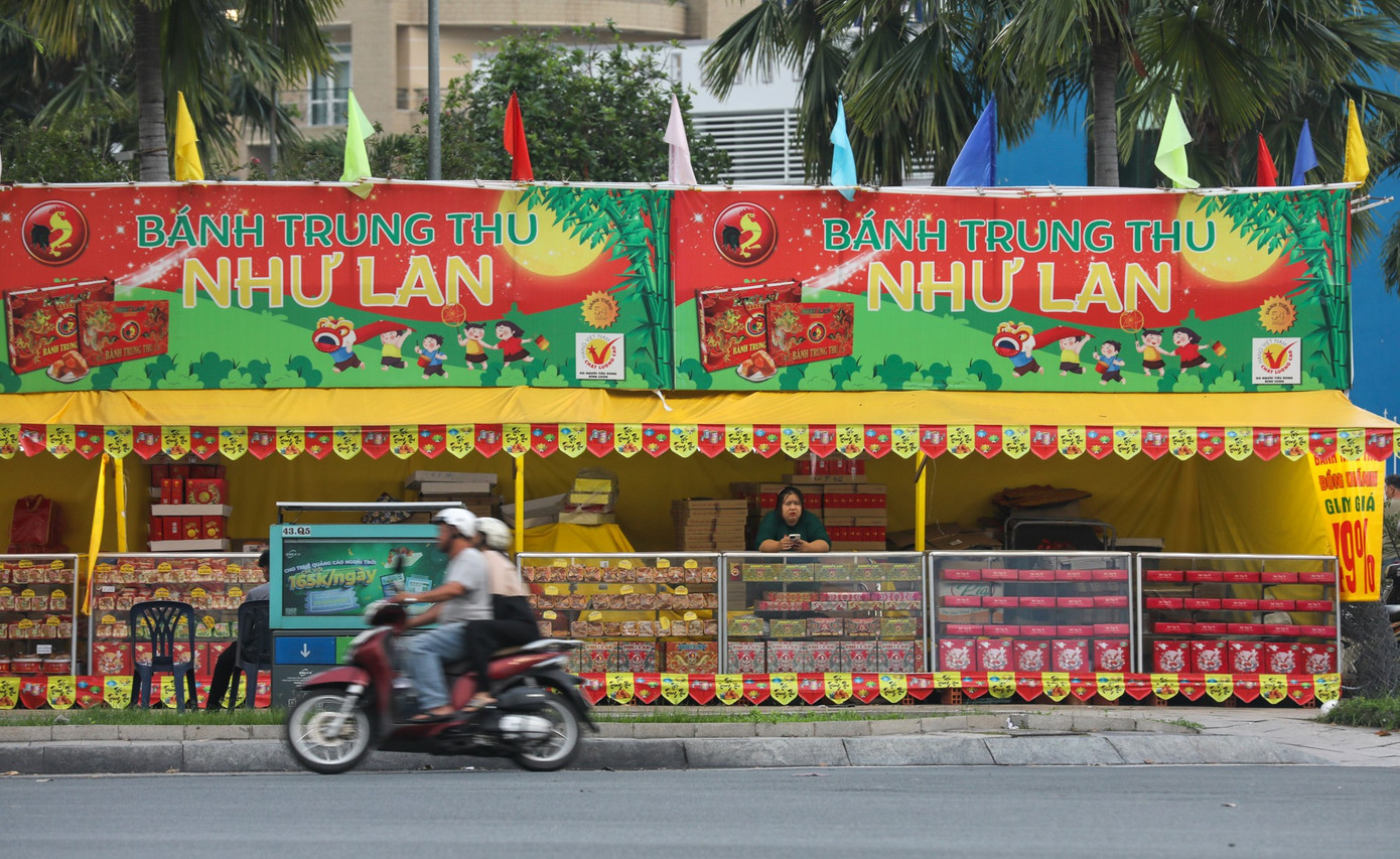Hình ảnh trái ngược của thị trường bánh trung thu ở TPHCM- Ảnh 10. Hình ảnh trái ngược của thị trường bánh trung thu ở TPHCM- Ảnh 10.
