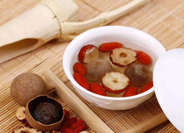 Táo đỏ được mệnh danh là "viên vitamin tự nhiên" nhưng ăn sống thật lãng phí, ăn theo 12 cách này mới nhân đôi lợi ích!- Ảnh 4.