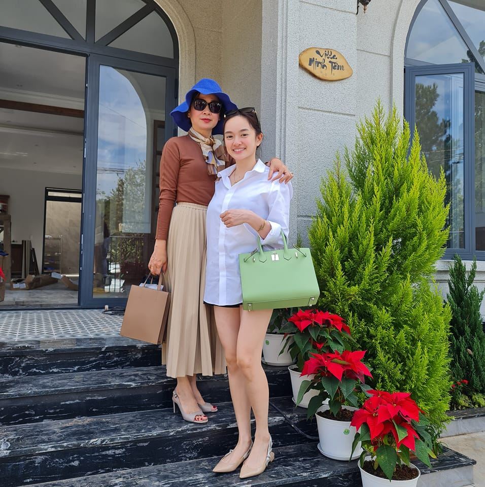 Thân thế Thân thế
