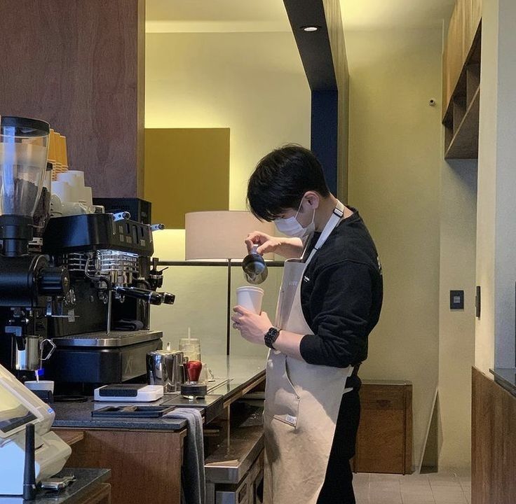 Tân sinh viên ở chung cư 5 tỷ đồng vẫn đi làm phục vụ quán cafe, chạy xe đạp điện: Bí mật của người giàu!- Ảnh 2. Tân sinh viên ở chung cư 5 tỷ đồng vẫn đi làm phục vụ quán cafe, chạy xe đạp điện: Bí mật của người giàu!- Ảnh 2.