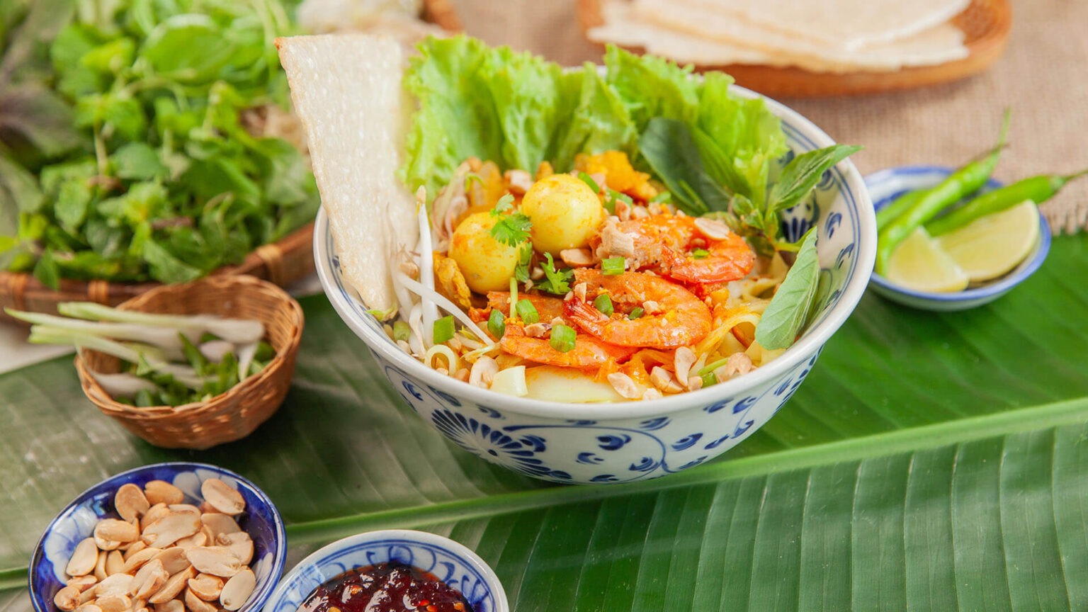 Có 1 "kho báu" đang ẩn giấu giữa lòng Đà Nẵng: Đầu bếp người Pháp mách nước đi tìm- Ảnh 1. Có 1 "kho báu" đang ẩn giấu giữa lòng Đà Nẵng: Đầu bếp người Pháp mách nước đi tìm- Ảnh 1.
