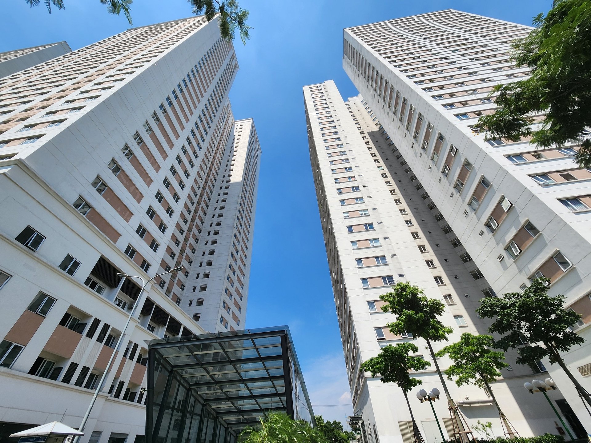 Nên mua nhà dự án hay nhà có sẵn chỉ việc dọn vào ở? Lựa chọn sai khiến nhiều người nuối tiếc- Ảnh 1. Nên mua nhà dự án hay nhà có sẵn chỉ việc dọn vào ở? Lựa chọn sai khiến nhiều người nuối tiếc- Ảnh 1.
