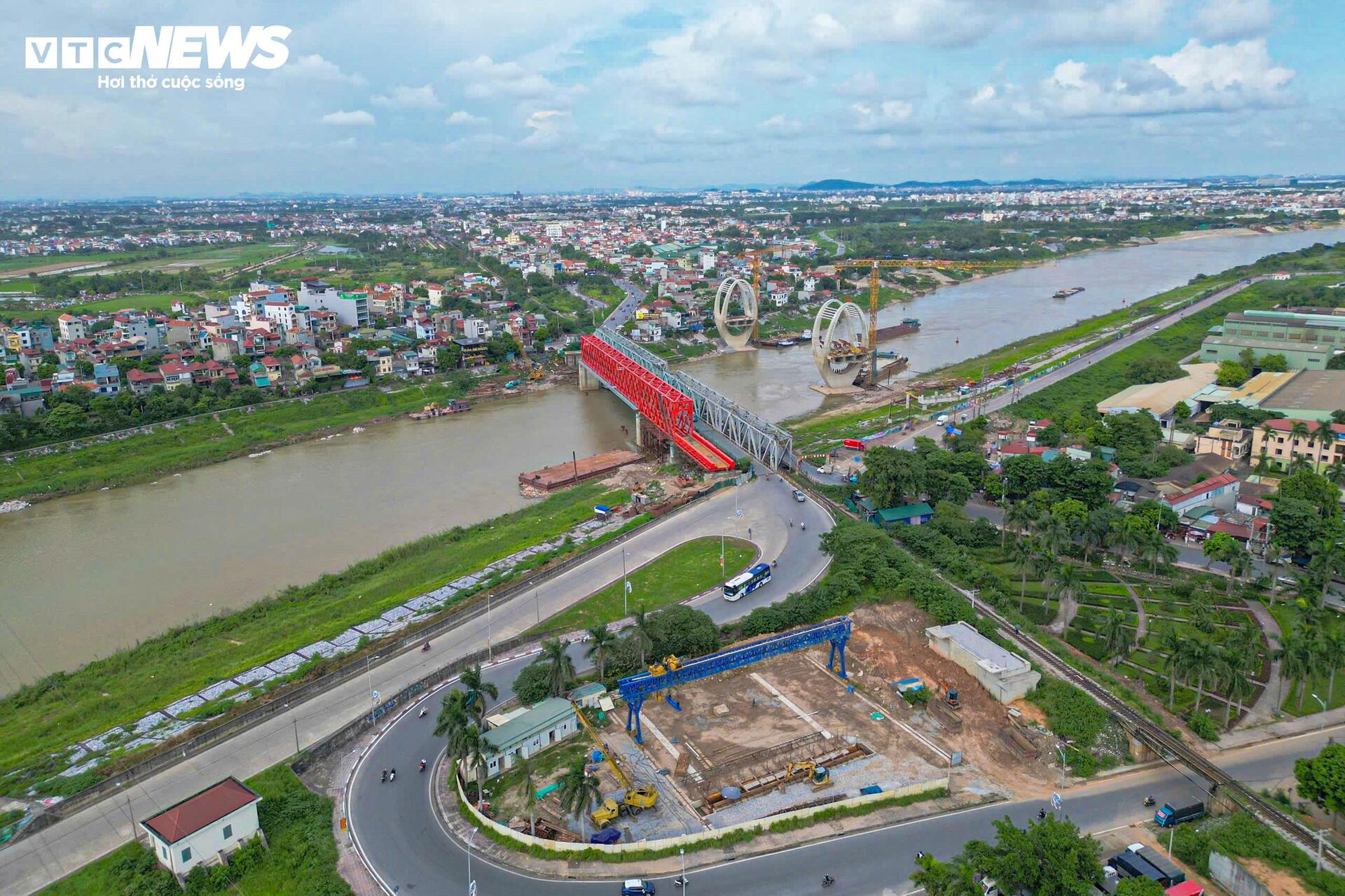 Lộ diện ‘dải lụa giao duyên’ bằng thép vắt qua sông Đuống- Ảnh 1.