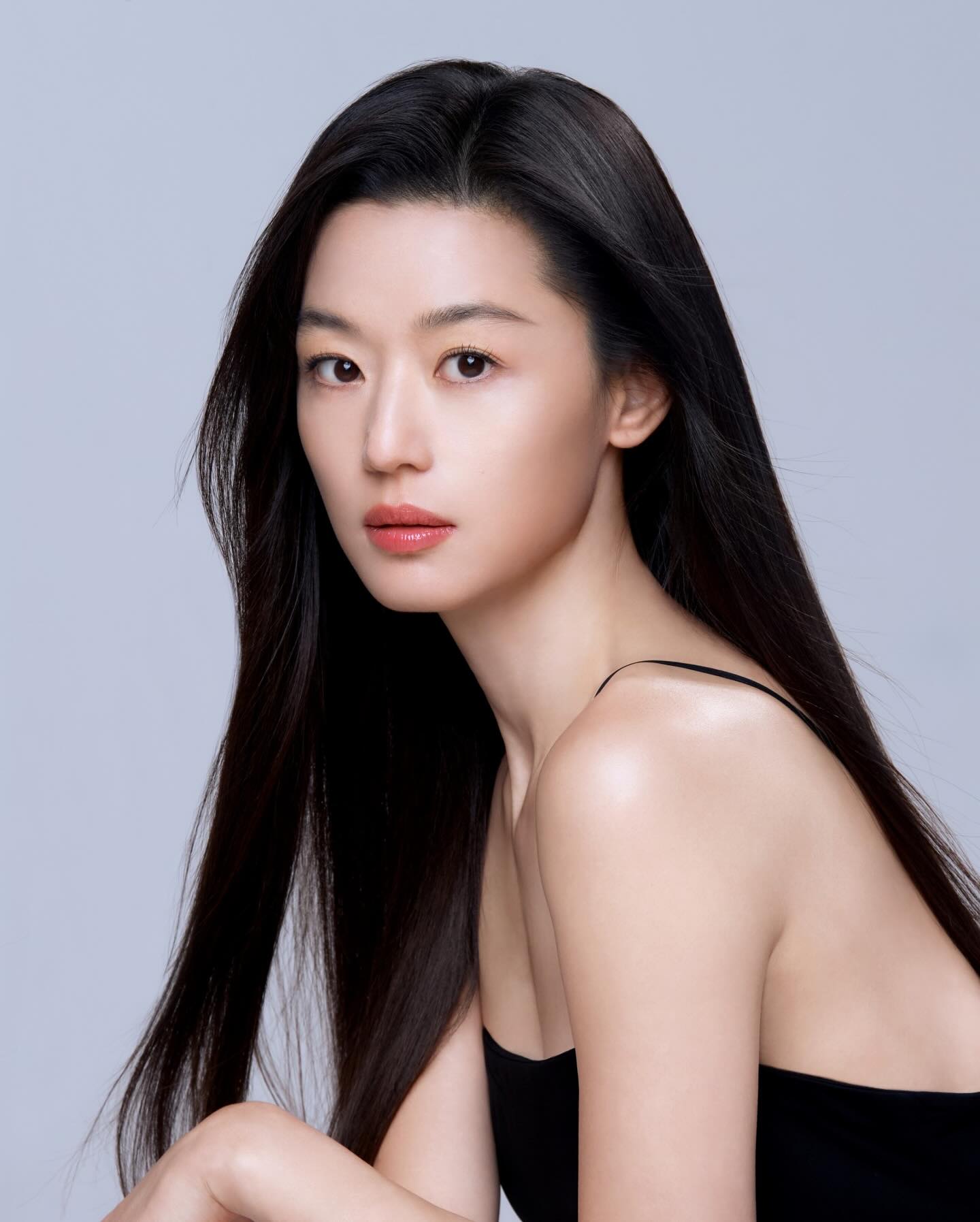 Biến căng: Loạt nhãn hàng xóa sổ Jeon Ji Hyun, Biến căng: Loạt nhãn hàng xóa sổ Jeon Ji Hyun,