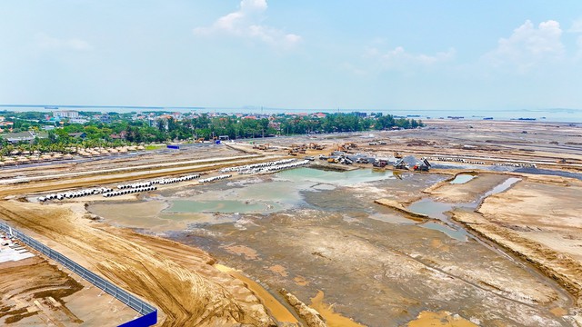 Đô thị lấn biển lớn nhất Việt Nam 2.870ha, có tòa tháp cao 108 tầng mong chờ suốt một thập kỷ tại TPHCM của tỷ phú Phạm Nhật Vượng đang "hot" bậc nhất lúc này- Ảnh 3. Đô thị lấn biển lớn nhất Việt Nam 2.870ha, có tòa tháp cao 108 tầng mong chờ suốt một thập kỷ tại TPHCM của tỷ phú Phạm Nhật Vượng đang