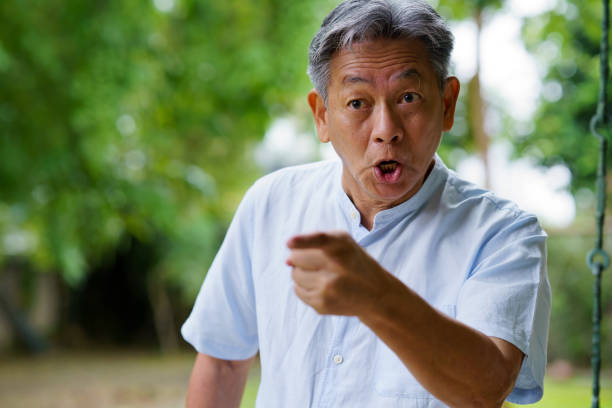 Sau tuổi trung niên tôi nhận ra: Dù giàu hay nghèo cũng tránh quan hệ với 4 kiểu người này, EQ thấp còn làm hao mòn tinh thần- Ảnh 1.