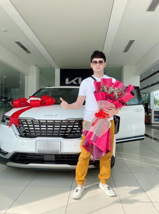 Nam NSƯT từng phải đi bưng nước cho Kim Tử Long, giờ sở hữu bất động sản từ Việt Nam sang Mỹ- Ảnh 4.