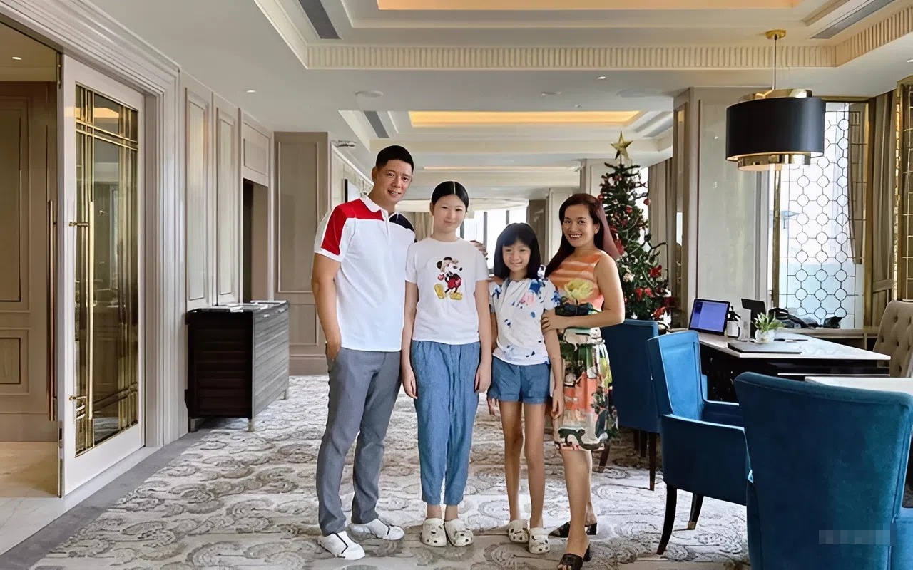 Nam nghệ sĩ cưới đại gia hơn 4 tuổi, U50 nhan sắc gây tiếc nuối, rời showbiz, ở biệt thự TP.HCM xa hoa- Ảnh 6.
