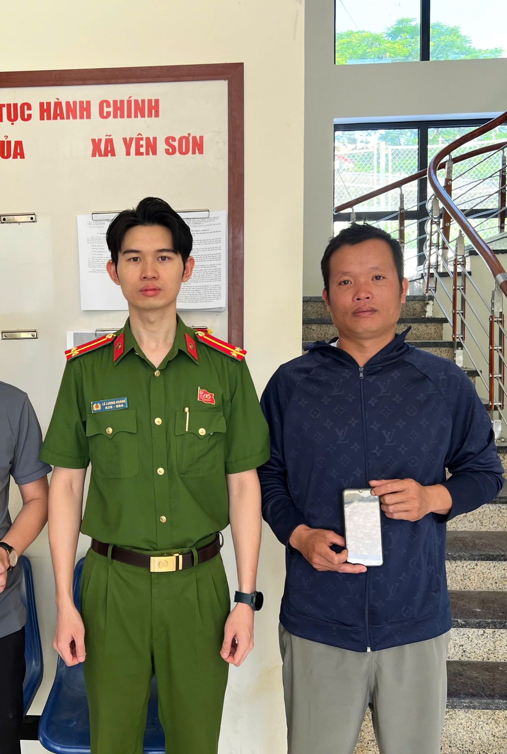Người đàn ông SN 1991 đăng lên mạng nhận được 110 triệu đồng chuyển từ tài khoản Agribank: Công an xã mời luôn lên làm việc- Ảnh 1. Người đàn ông SN 1991 đăng lên mạng nhận được 110 triệu đồng chuyển từ tài khoản Agribank: Công an xã mời luôn lên làm việc- Ảnh 1.