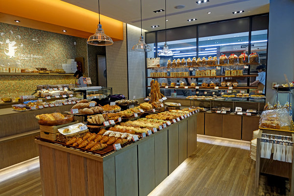 Rút sổ tiết kiệm hơn 1,4 tỷ đồng mở tiệm bánh nhưng chỉ bán được 2 cái/ngày, tôi định đóng cửa thì có bạn cứu nguy: "Giờ doanh thu tăng gấp 50 lần"- Ảnh 1. Rút sổ tiết kiệm hơn 1,4 tỷ đồng mở tiệm bánh nhưng chỉ bán được 2 cái/ngày, tôi định đóng cửa thì có bạn cứu nguy: "Giờ doanh thu tăng gấp 50 lần"- Ảnh 1.