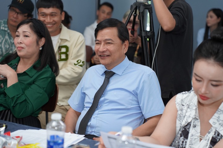 'Vua hề chèo' từng chẳng có xu dính túi, U70 vẫn đắt show, sống an nhàn bên vợ 2- Ảnh 4.