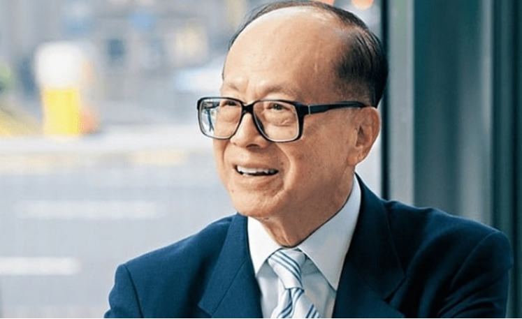 Ông trùm BĐS Lý Gia Thành tuyên bố: “Mỗi đứa trẻ sinh trong nhà họ Lý sẽ được tôi mua 1 hợp đồng bảo hiểm nhân thọ hơn 371 tỷ đồng”, không lạ khi gia tộc toàn tỷ phú- Ảnh 2.