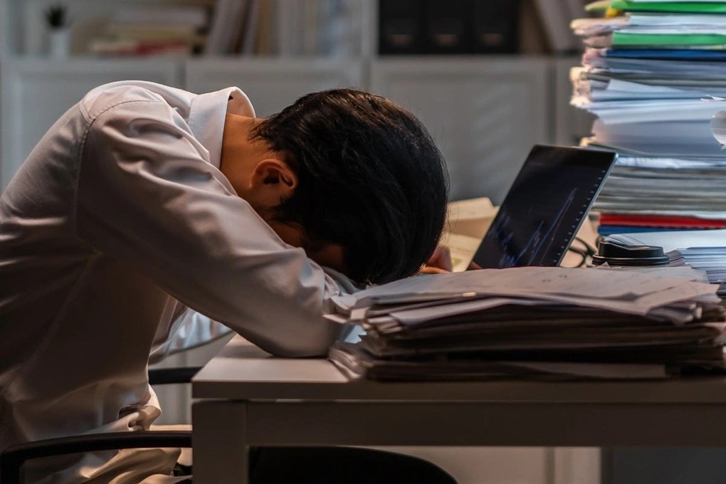Hustle culture – Văn hóa hối hả của dân văn phòng: Gia tốc thăng tiến hay chỉ là tự đẩy mình tới “cửa tử” nhanh hơn?- Ảnh 4. Hustle culture – Văn hóa hối hả của dân văn phòng: Gia tốc thăng tiến hay chỉ là tự đẩy mình tới “cửa tử” nhanh hơn?- Ảnh 4.